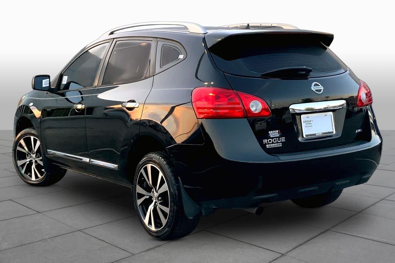 Used 2015 Super Black Nissan S image 10