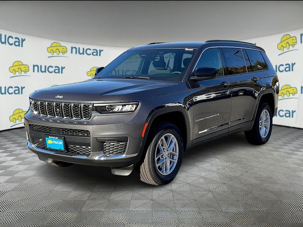 New 2025 Baltic Gray Metallic Clearcoat Jeep Laredo image 4