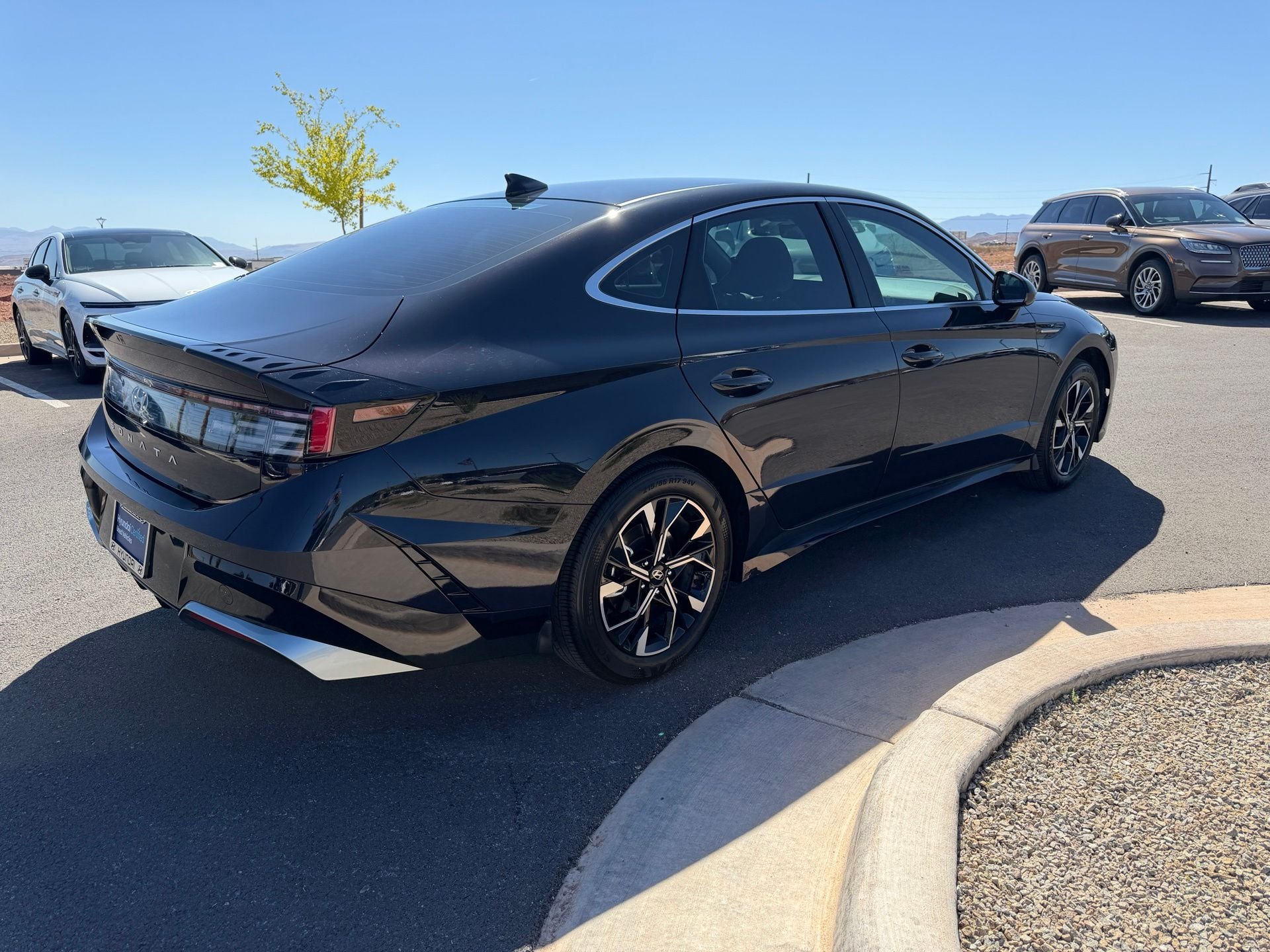 Certified Used 2025 Blue Hyundai SEL image 6