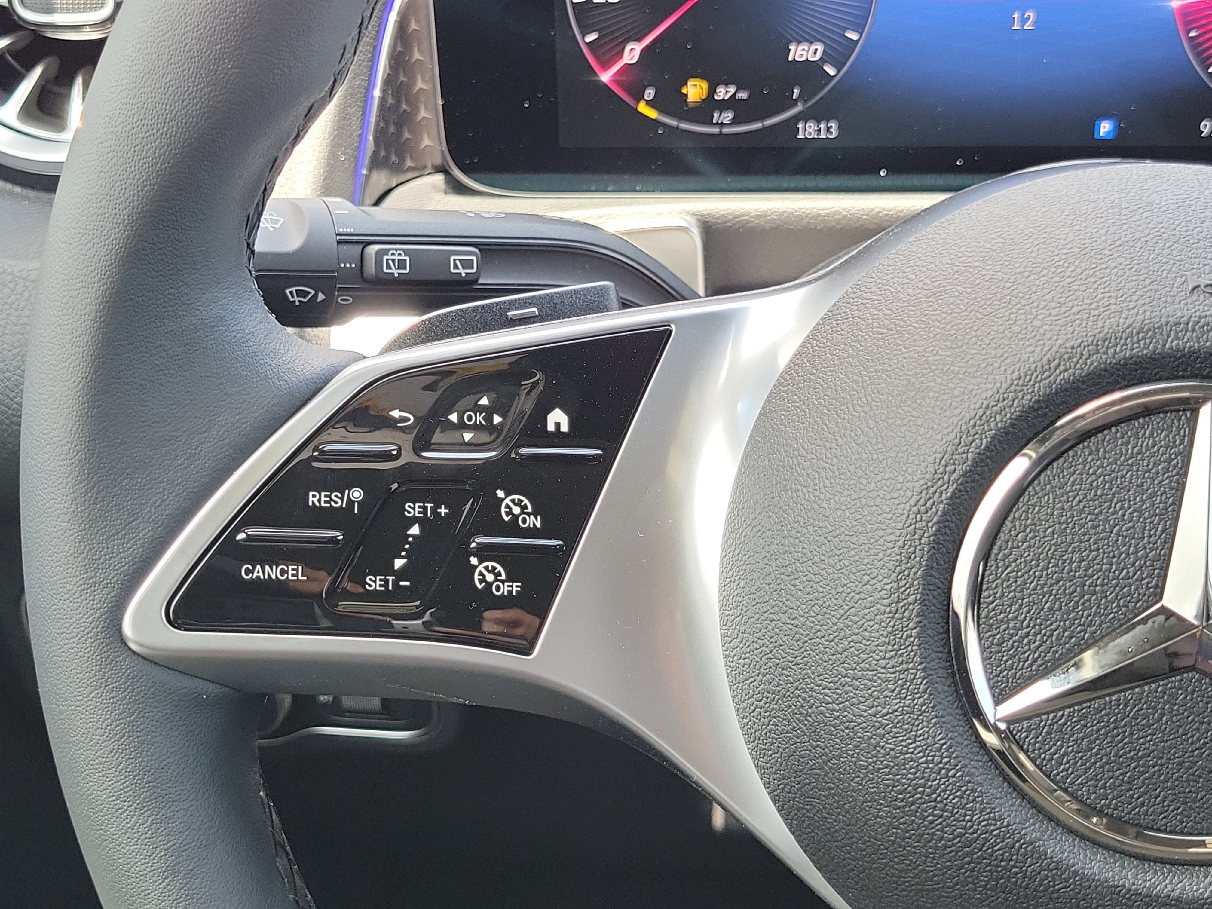 New 2026 Polar White Mercedes-Benz GLB 250 image 60