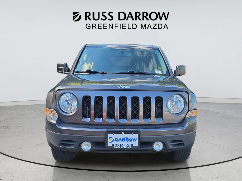 Used 2016 Gray Jeep Latitude image 8