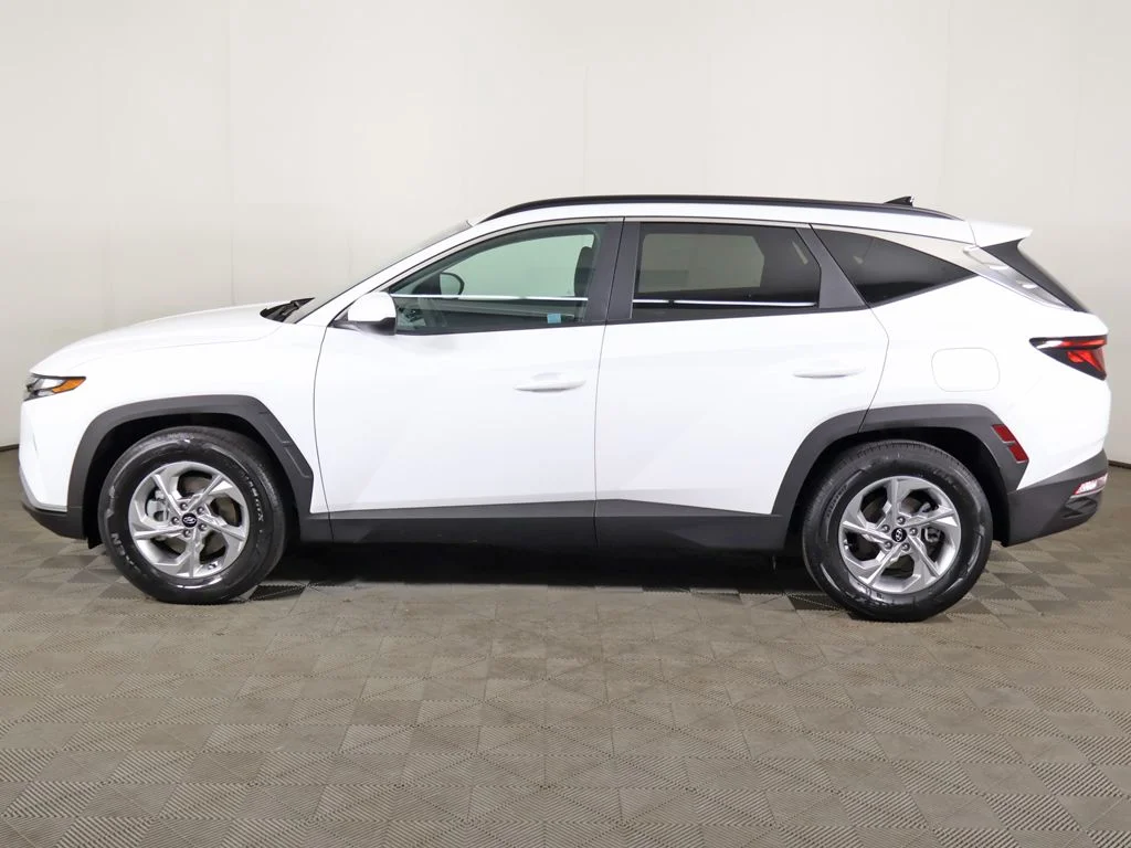Used 2024 White Pearl Hyundai SEL image 17