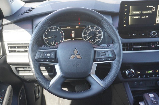2025 Mitsubishi Outlander SE - Photo 23