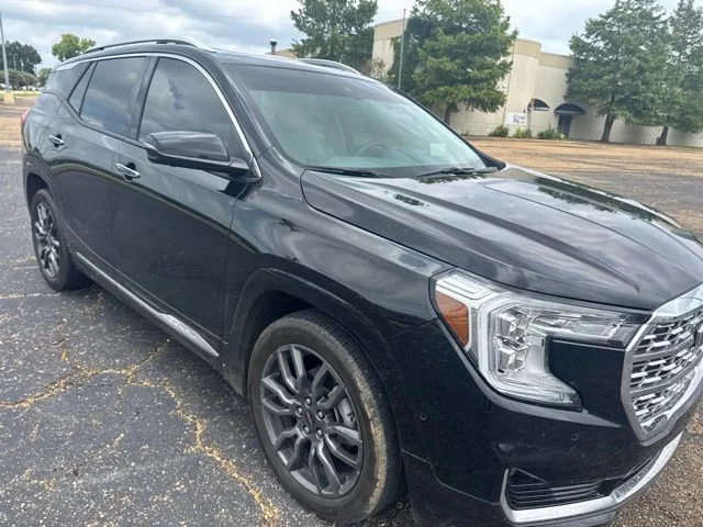 Used 2024 Black GMC Denali image 2