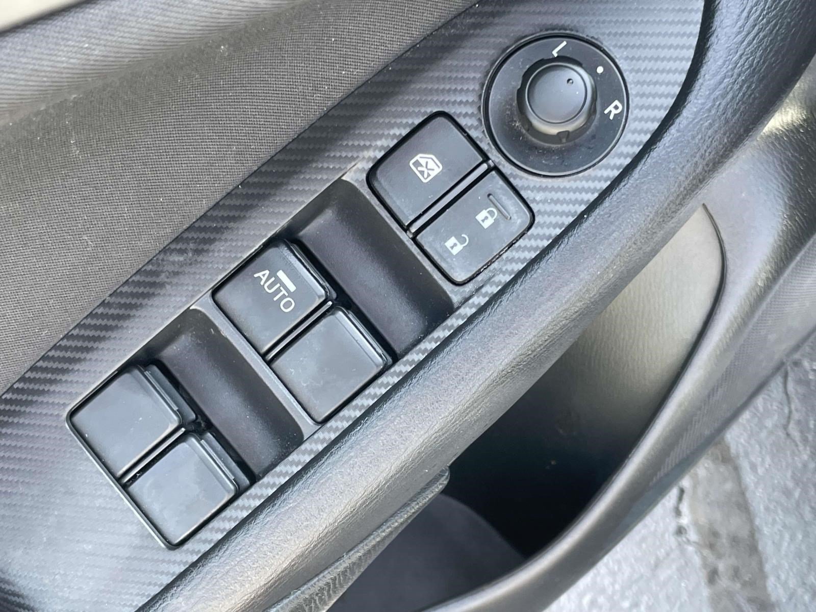 Used 2016 Silver Mazda Sport image 16