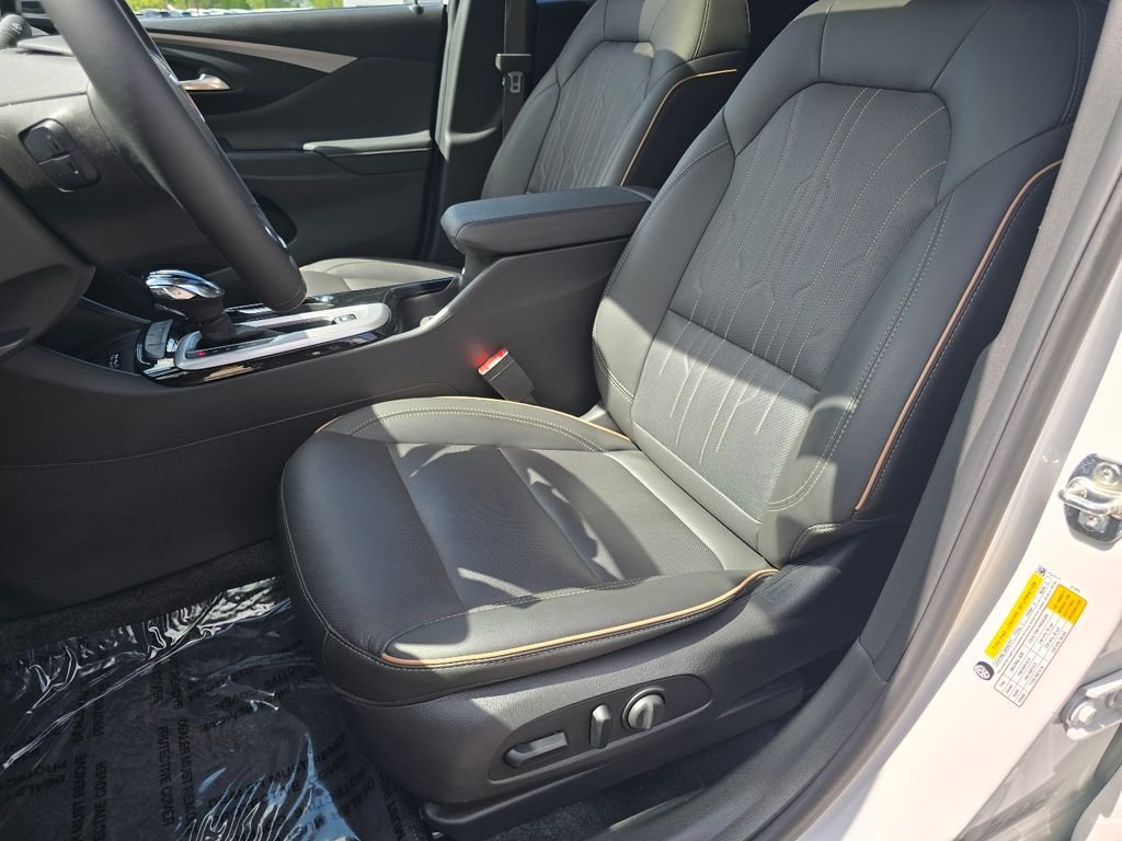 Used 2024 White Buick Avenir image 34