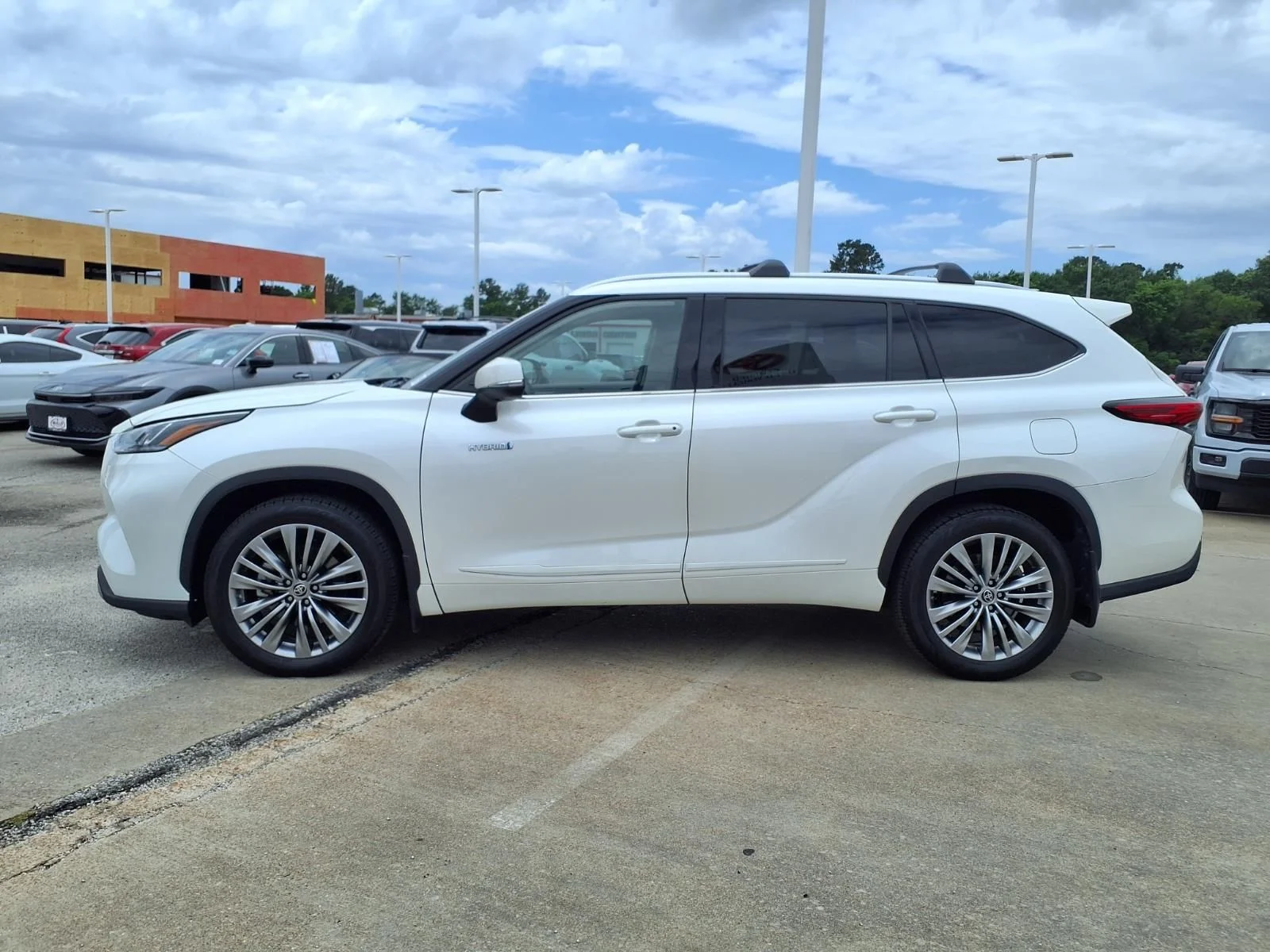Used 2021 White Toyota Platinum image 8