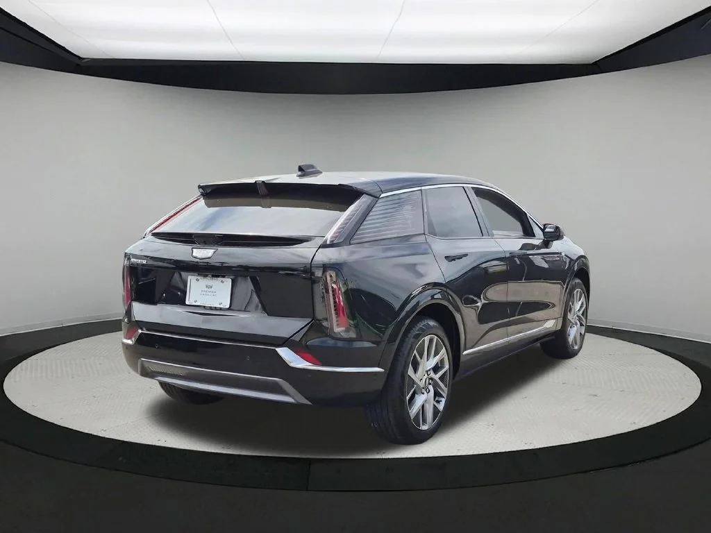 2027 Cadillac OPTIQ Luxury - Photo 5