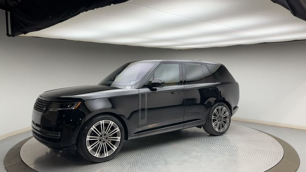 Used 2023 Santorini Black Metallic Land Rover SE image 6