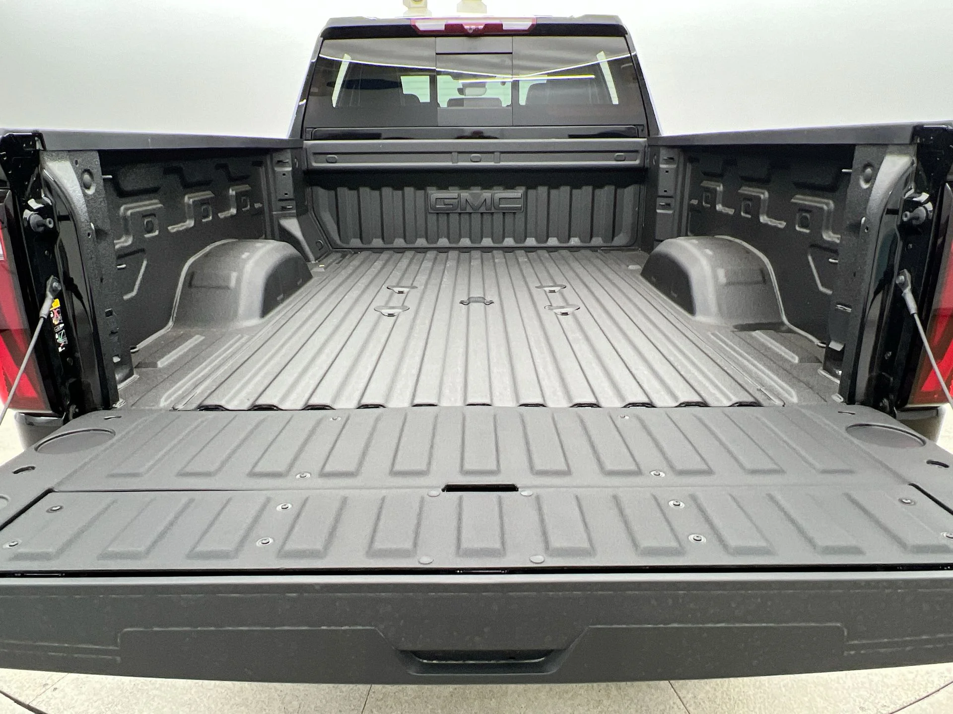 Used 2026 Black GMC Denali Ultimate image 22