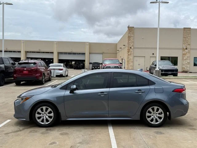 Certified Used 2025  Toyota LE image 7
