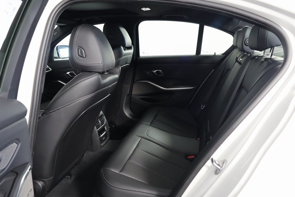 New 2026 Mineral White Metallic BMW 330i xDrive image 6