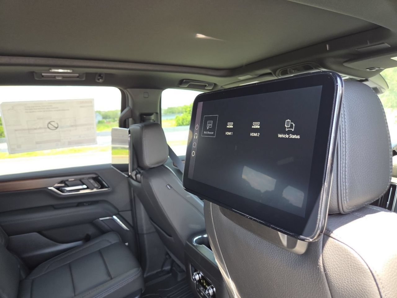 2026 GMC Yukon XL Denali - Photo 33