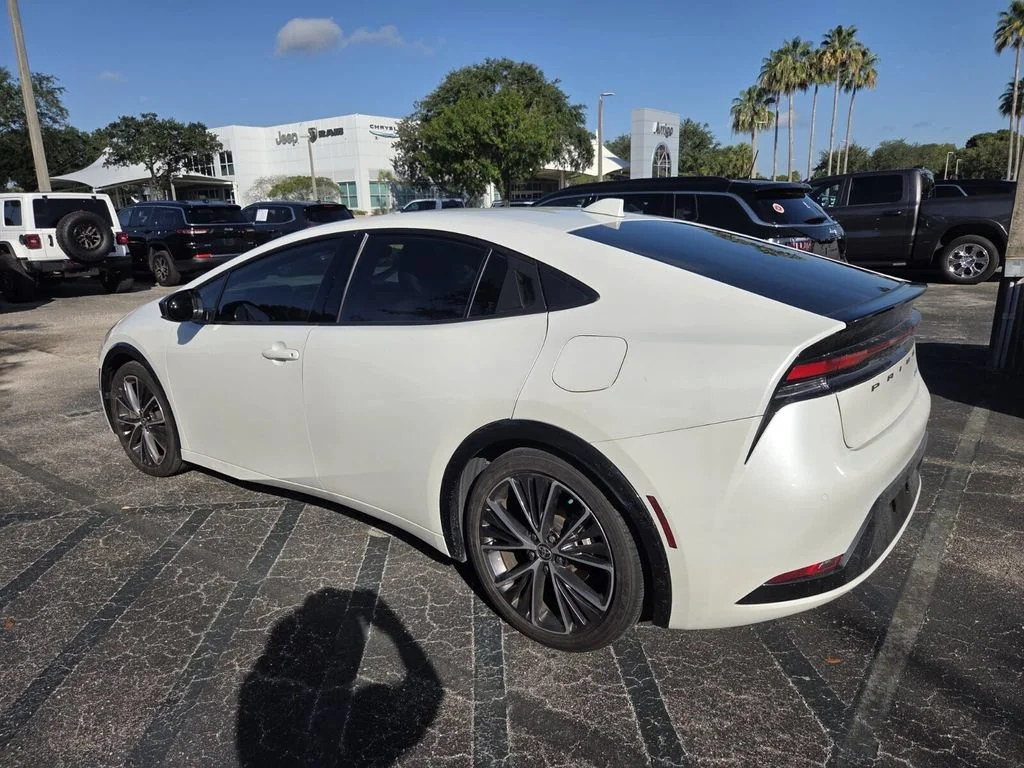 Used 2024 Pearl Toyota XLE image 4
