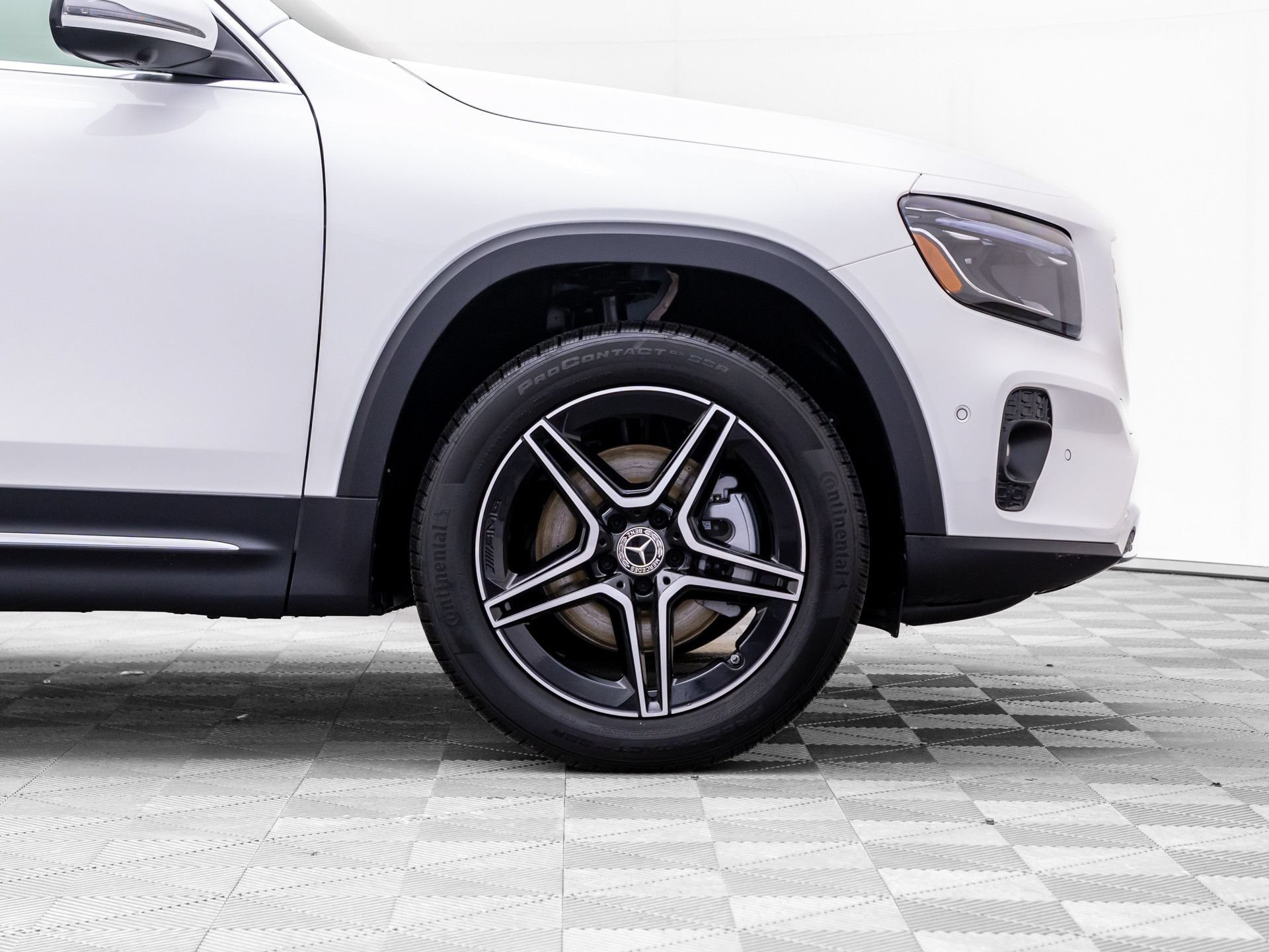New 2026 Polar White Mercedes-Benz GLB 250 image 67