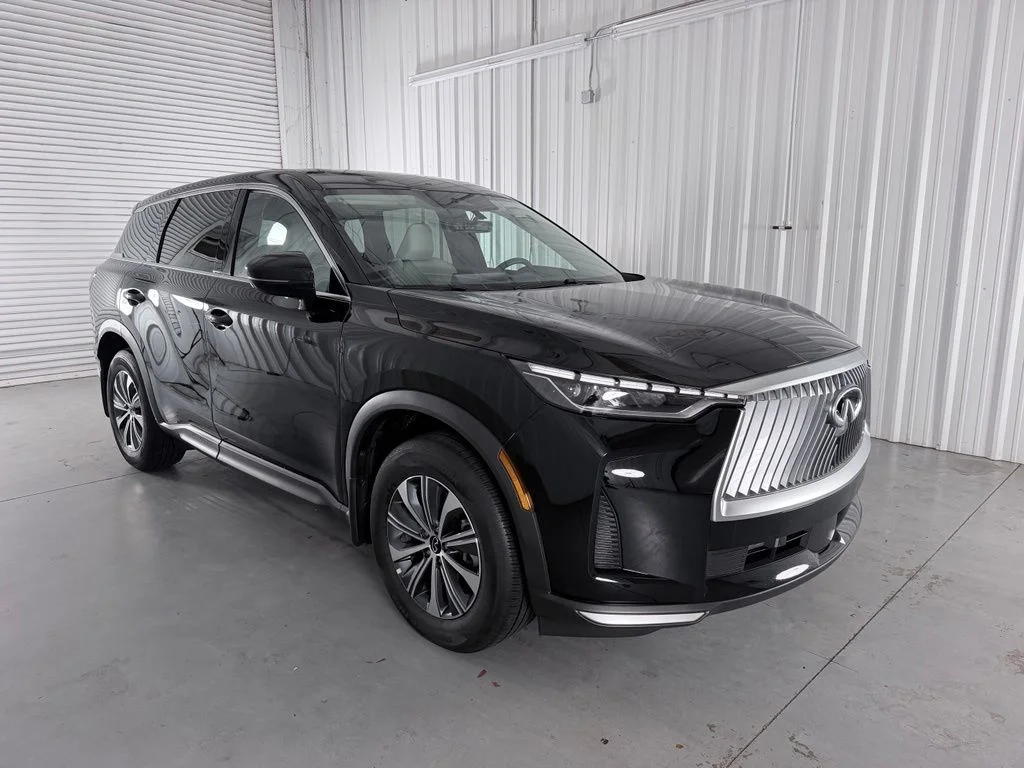 Used 2026 Black INFINITI PURE image 3