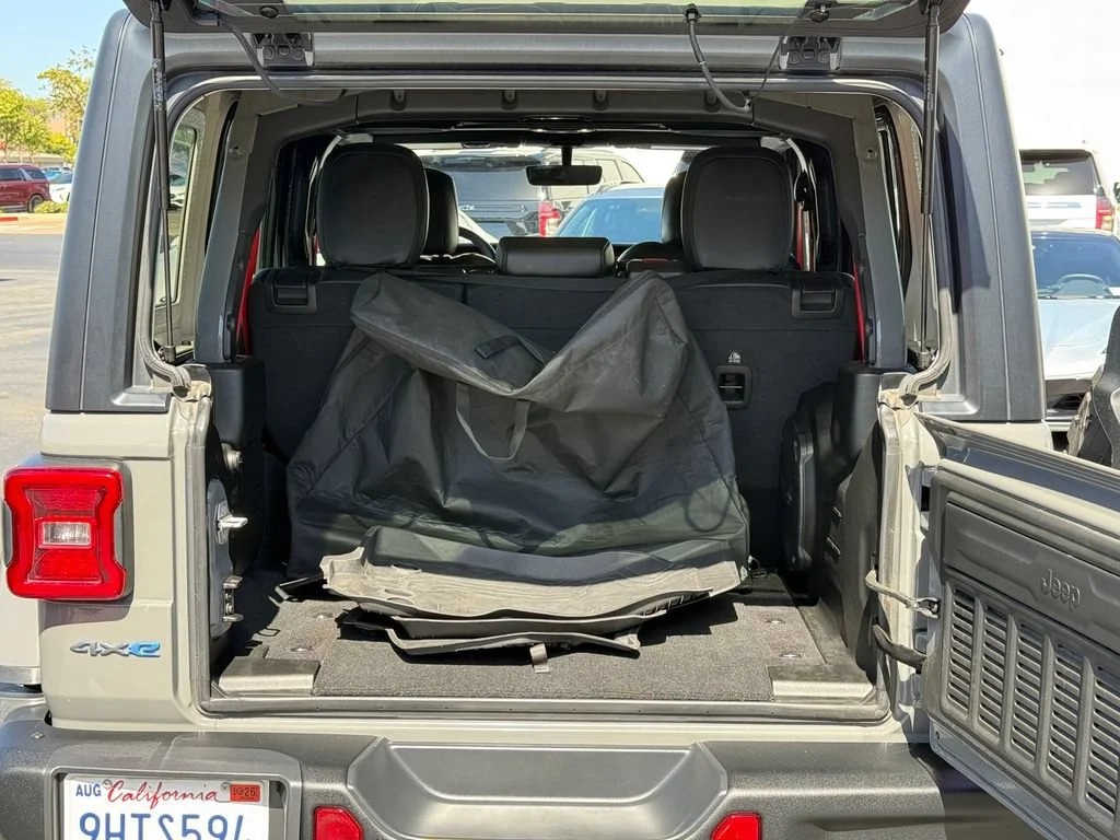 Used 2023 Gray Jeep Rubicon 20th Anniversary image 10