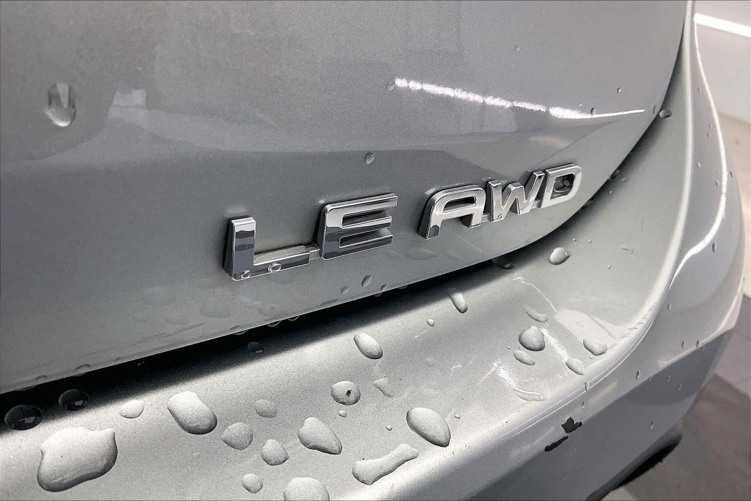 2023 Toyota Highlander LE photo 6