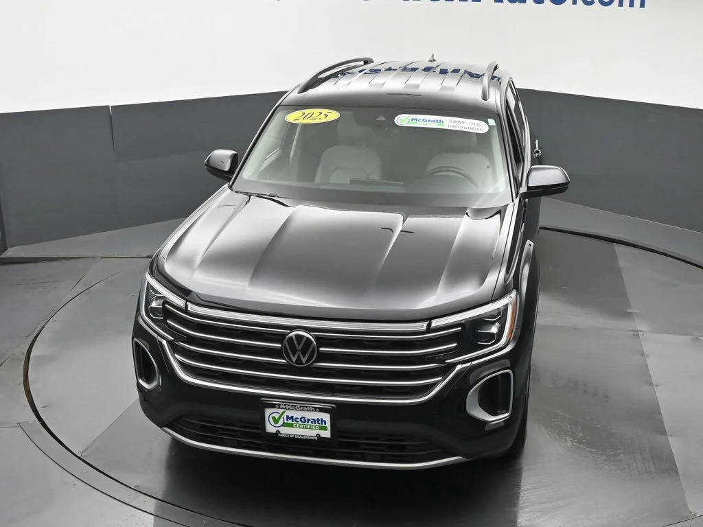 Used 2025 Black Volkswagen 2.0T SE image 27