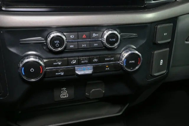 Used 2025 Gray Ford XLT image 25