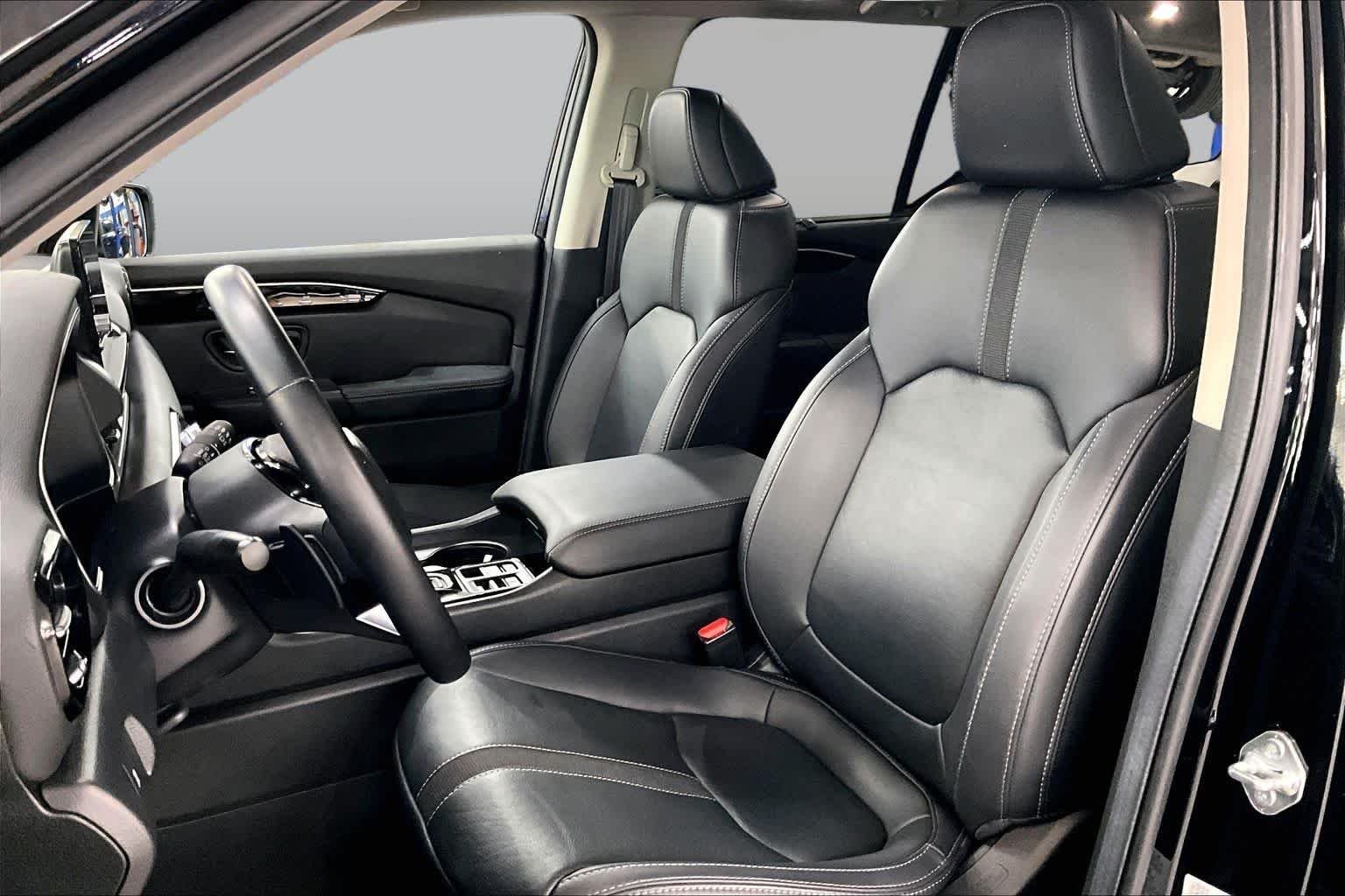 Used 2025 Crystal Black Pearl Honda EX-L image 8