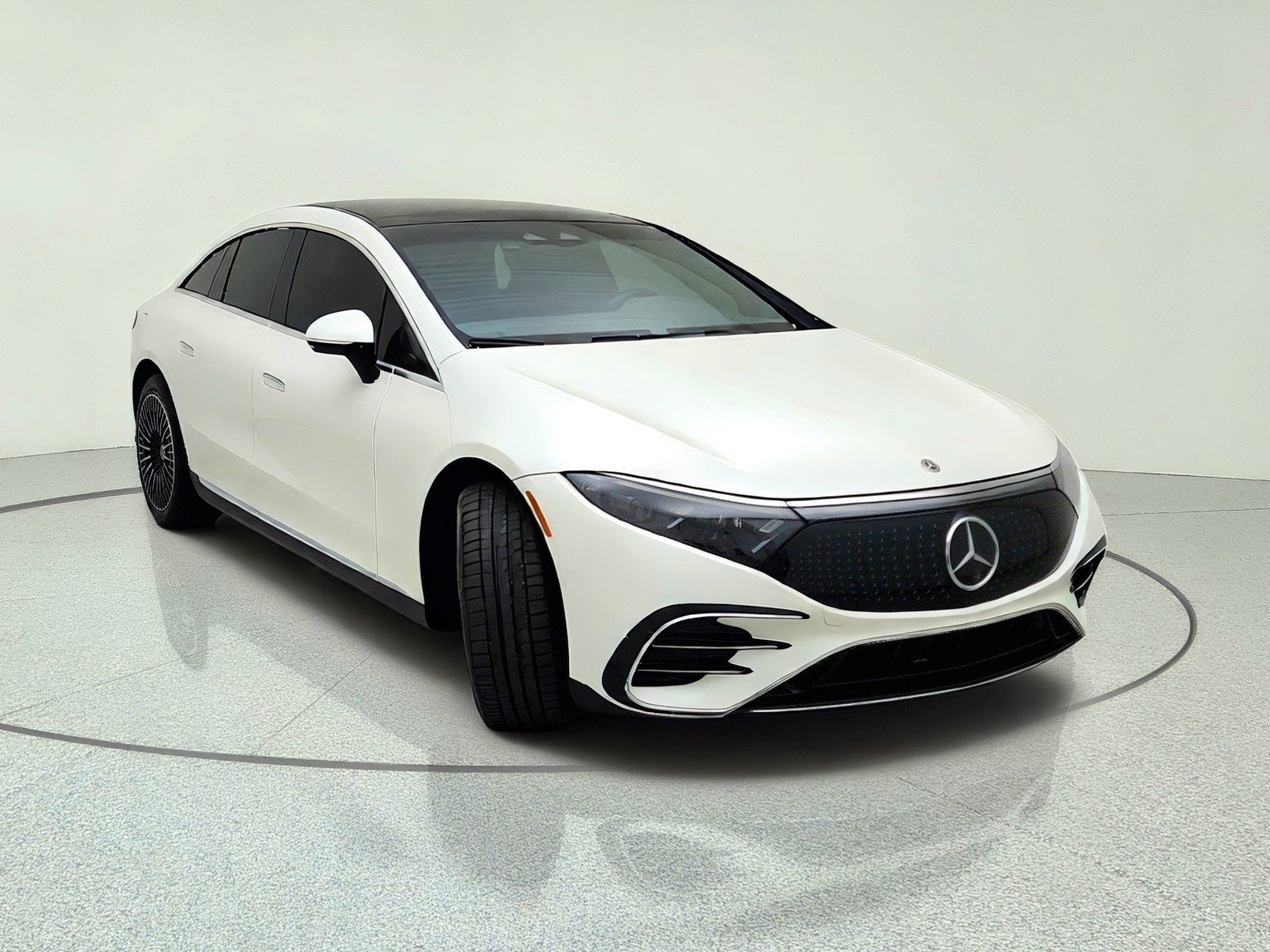 Certified Used 2023 MANUFAKTUR Diamond White Mercedes-Benz EQS 580 image 4