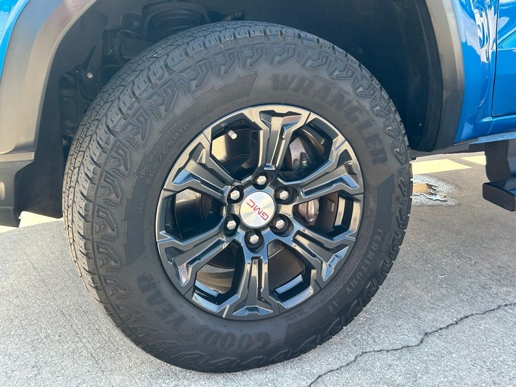 Used 2023 Blue GMC Elevation image 34