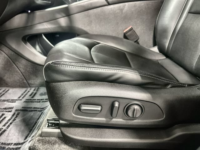 Used 2019 Includes Pitch Dark Night lower exterior accent color.) Buick Avenir image 12