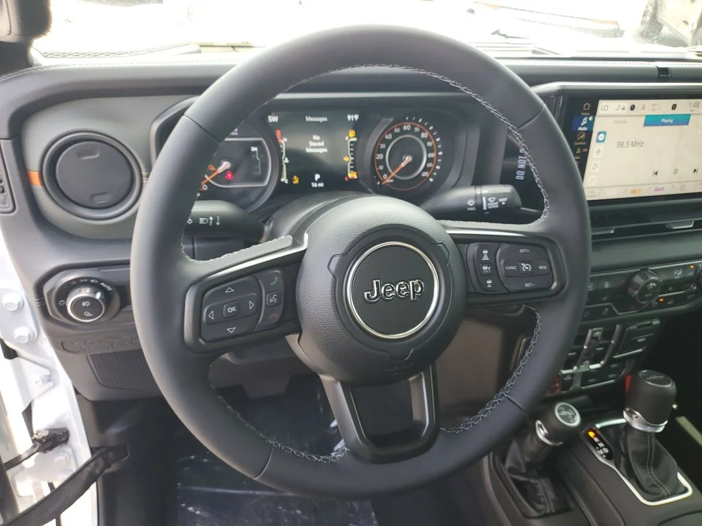 New 2026 White/off-white Jeep Mojave image 10