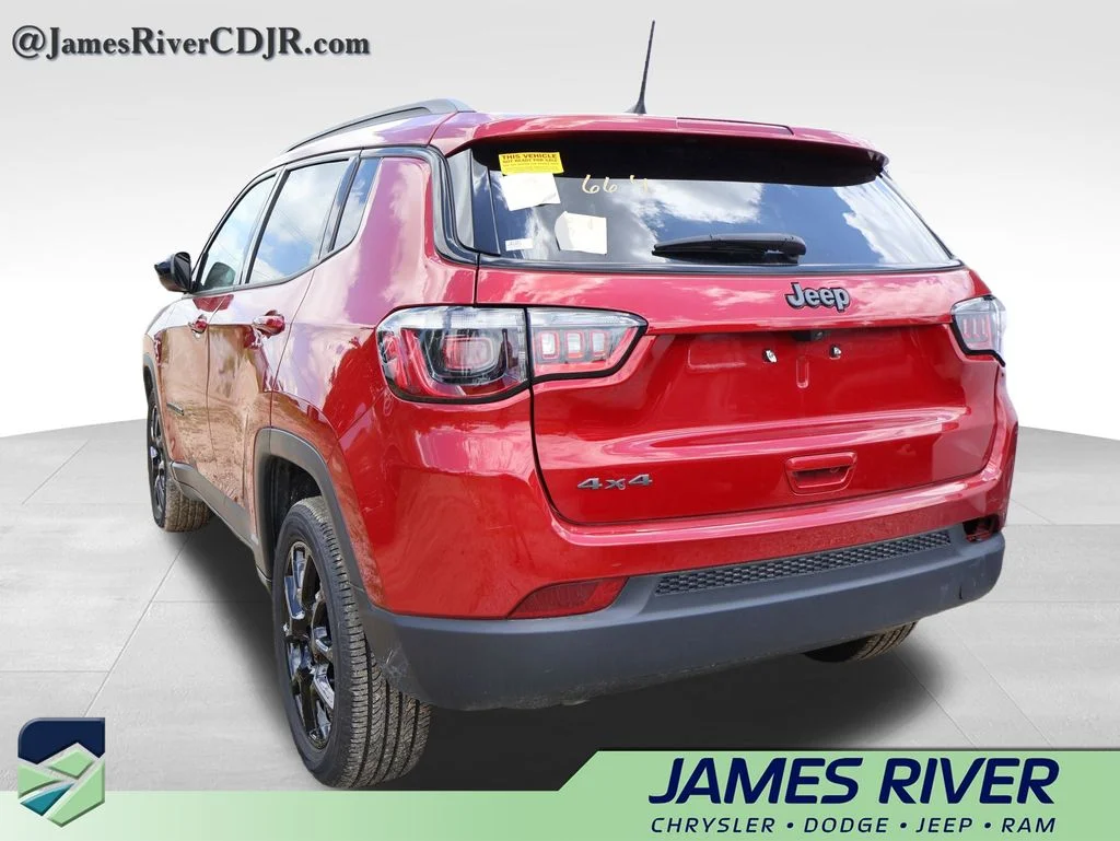 Used 2025 Red Jeep Latitude image 18