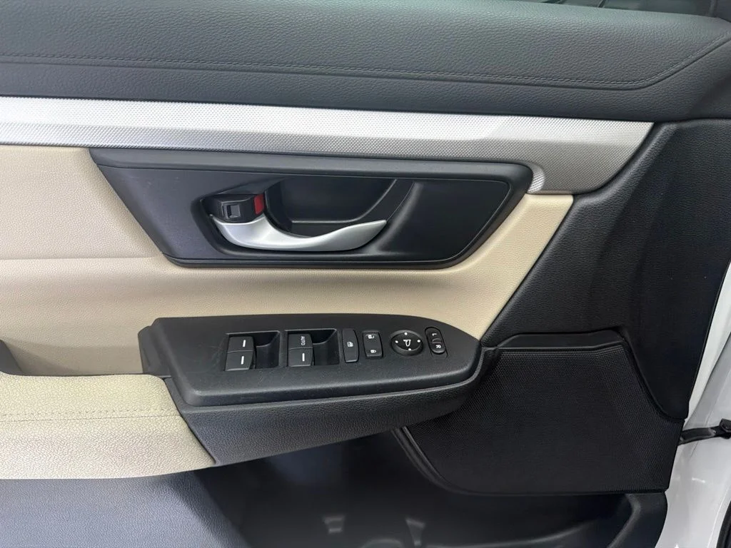 Used 2019 White Honda LX image 16