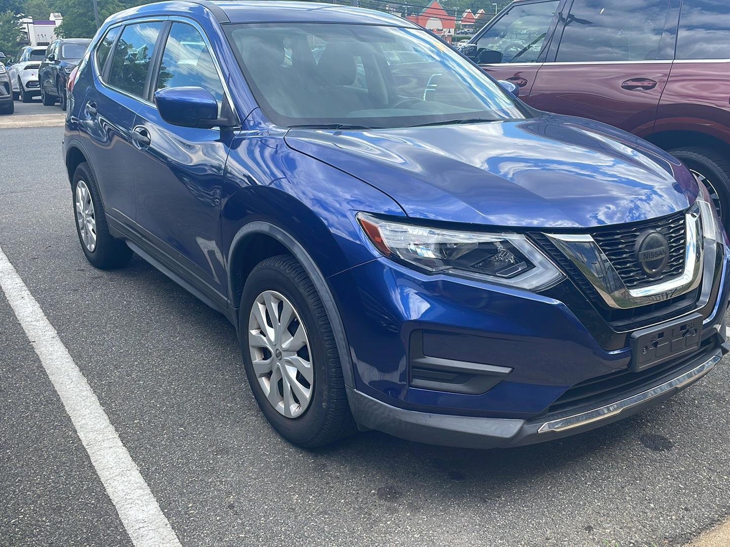 Used 2018 Caspian Blue Nissan S image 6