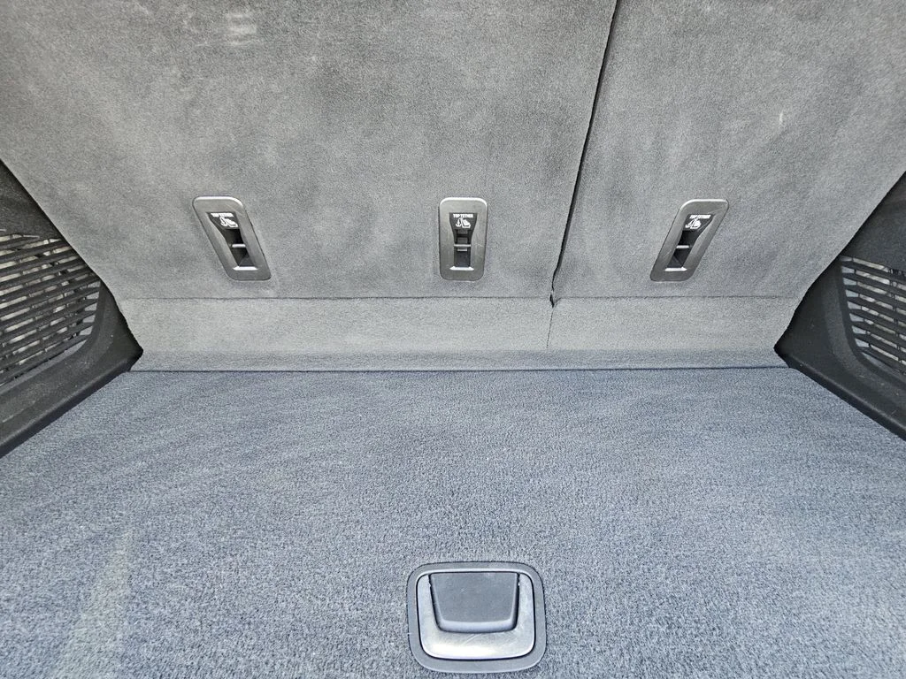 Used 2025 Beige Chevrolet High Country image 35