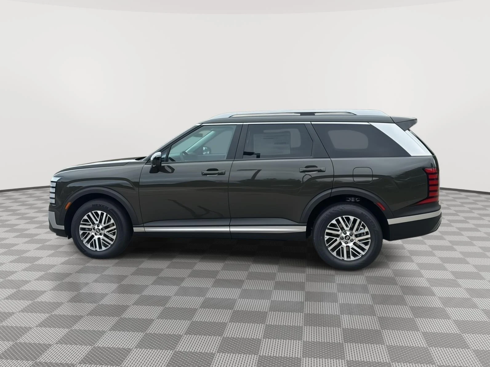 New 2027 Titan Green Pearl Hyundai SEL 7P image 9