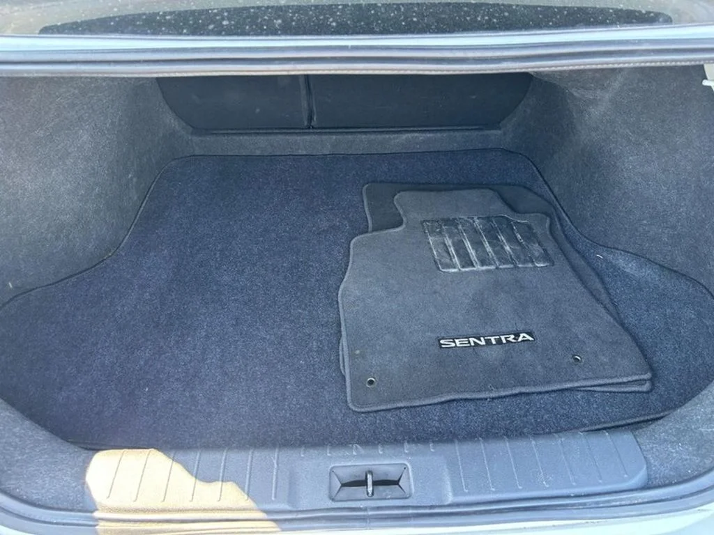 Used 2025  Nissan SR image 7