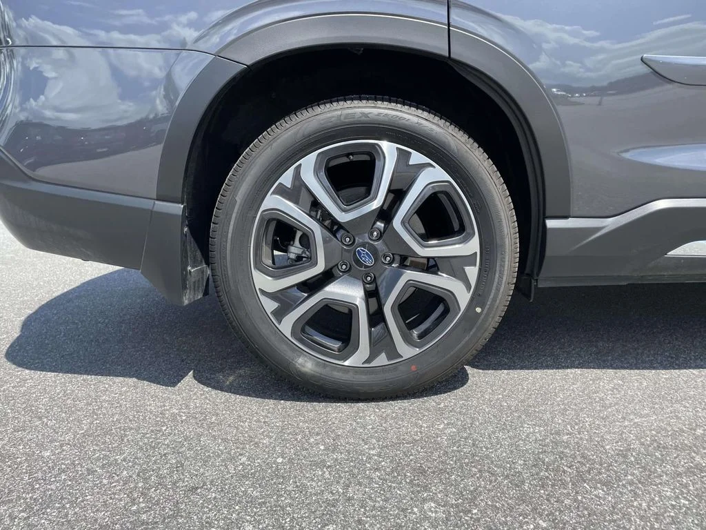 Used 2026 Magnetite Gray Metallic Subaru Limited image 38