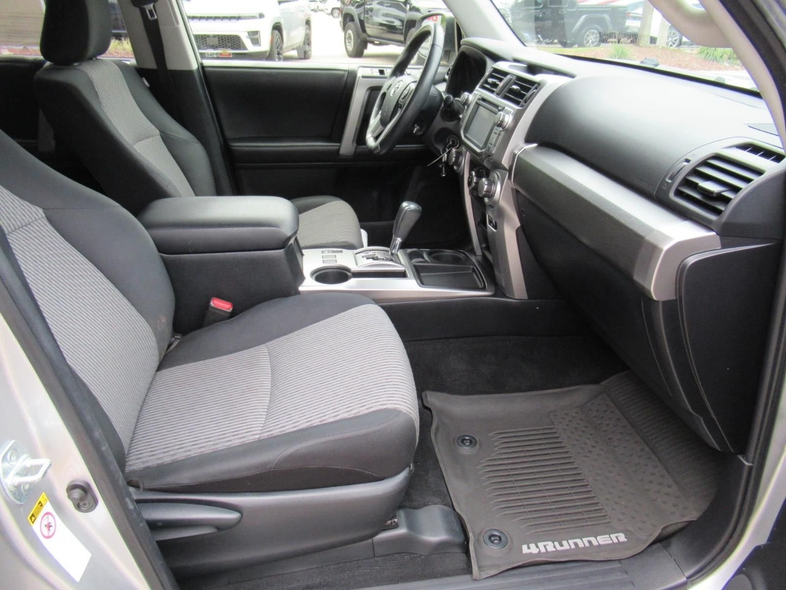 Used 2018 Silver Toyota SR5 image 10