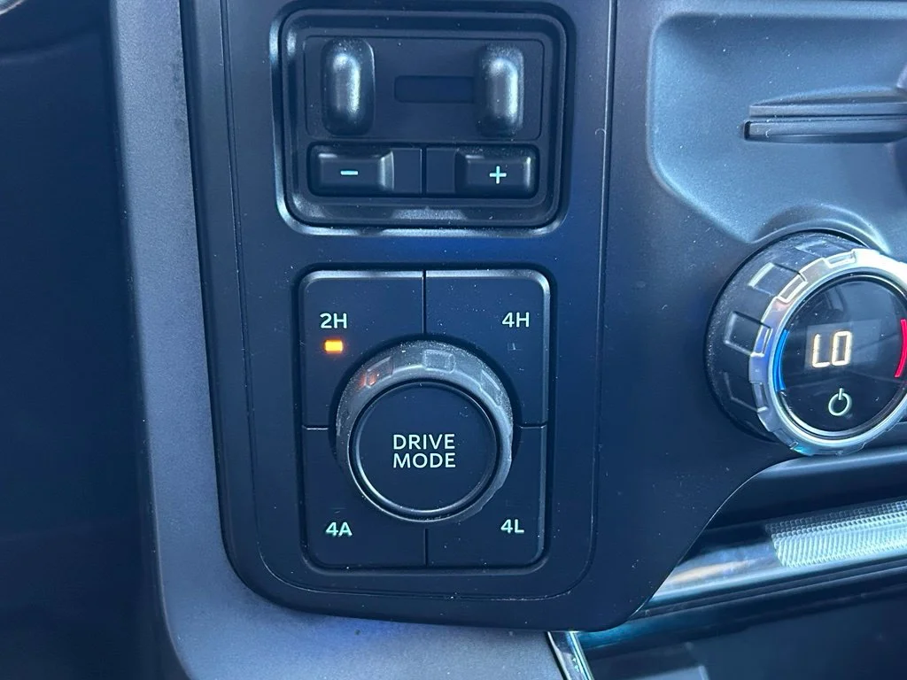 Used 2021 White Ford Lariat image 34