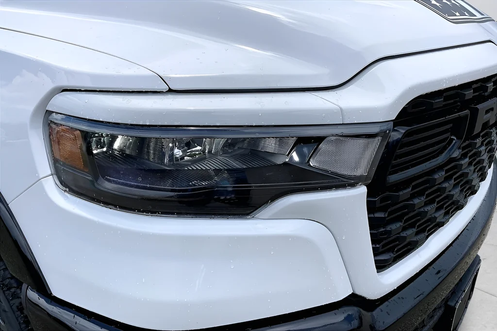 New 2026 Bright White Clear-Coat Exterior Paint RAM Big Horn/Lone Star image 17