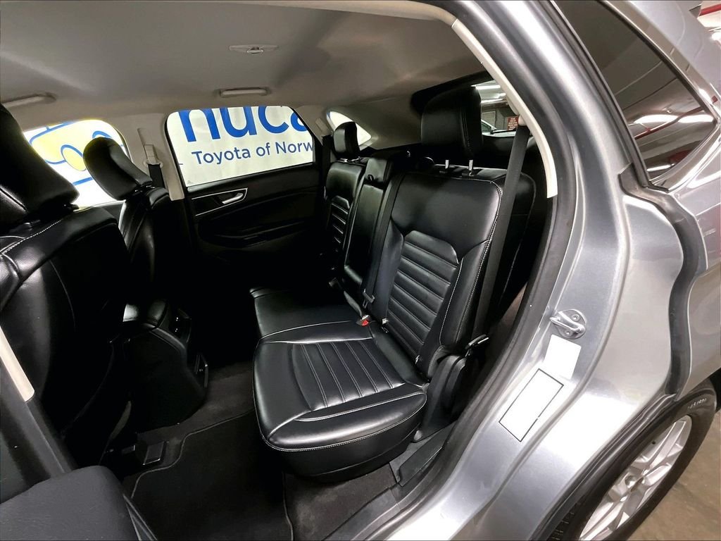 Used 2024 Silver Ford SEL image 15
