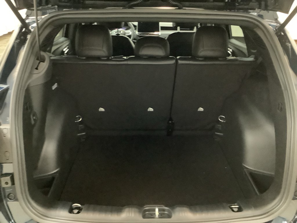 New 2026 Fathom Blue Pearl-Coat Exterior Paint Jeep Latitude image 7