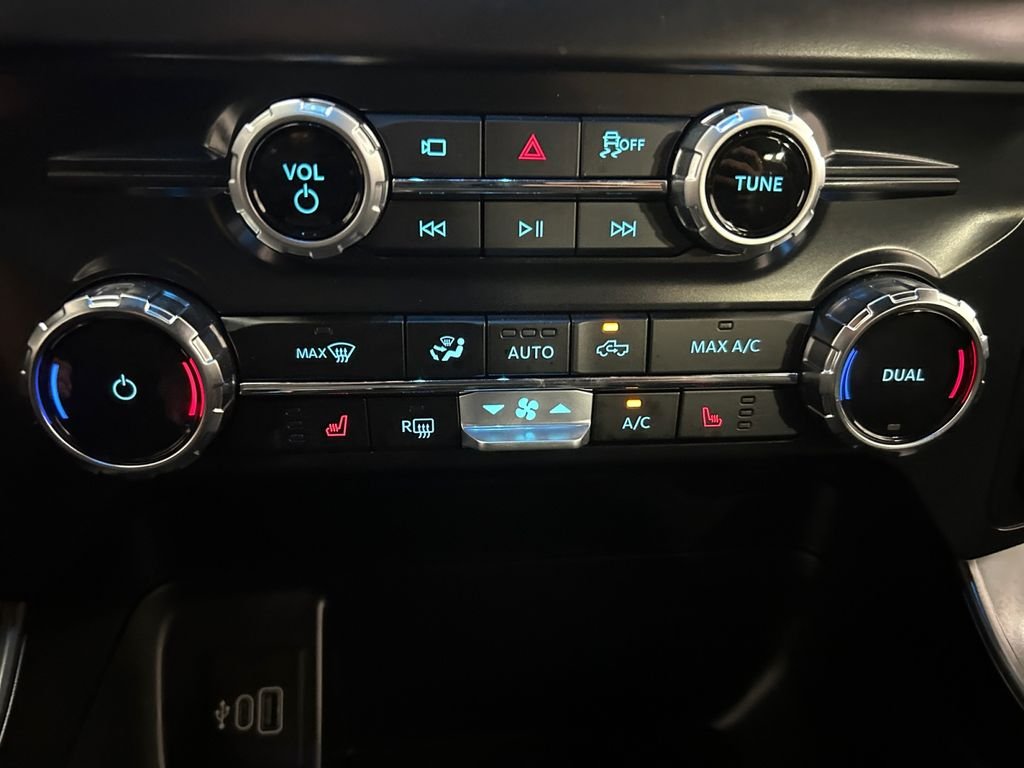 Used 2025 Gray Ford Tremor image 30