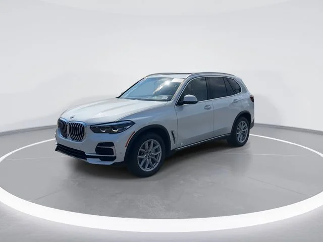 Used 2022 White BMW sDrive40i image 3
