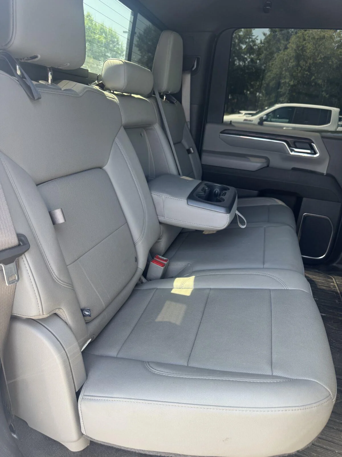 Used 2024 Summit White GMC SLT image 2