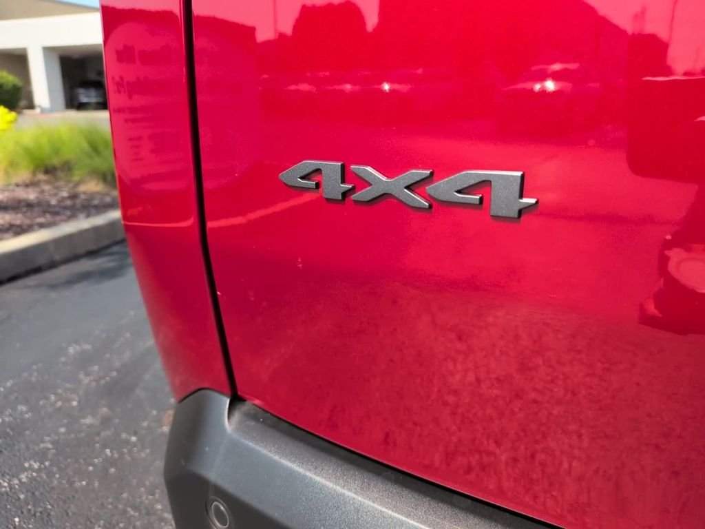 New 2026 Red Hot Pearl-Coat Exterior Paint Jeep Overland image 6