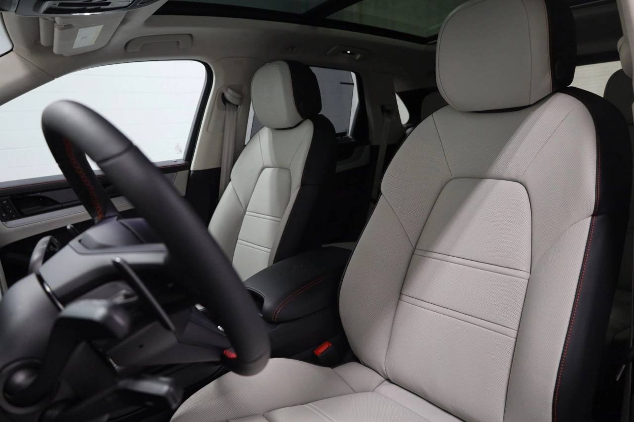 Used 2025 White Porsche GTS image 5