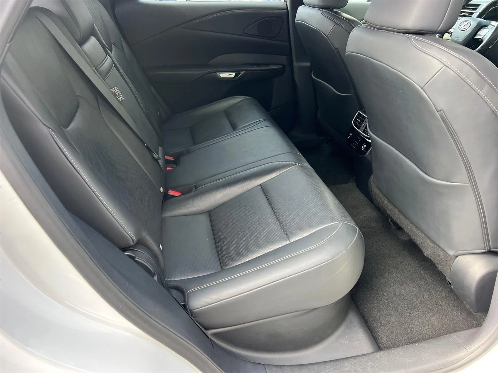 2024 Lexus RX 350 - Photo 16
