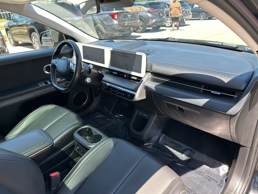 Used 2023 Black Hyundai Limited image 19