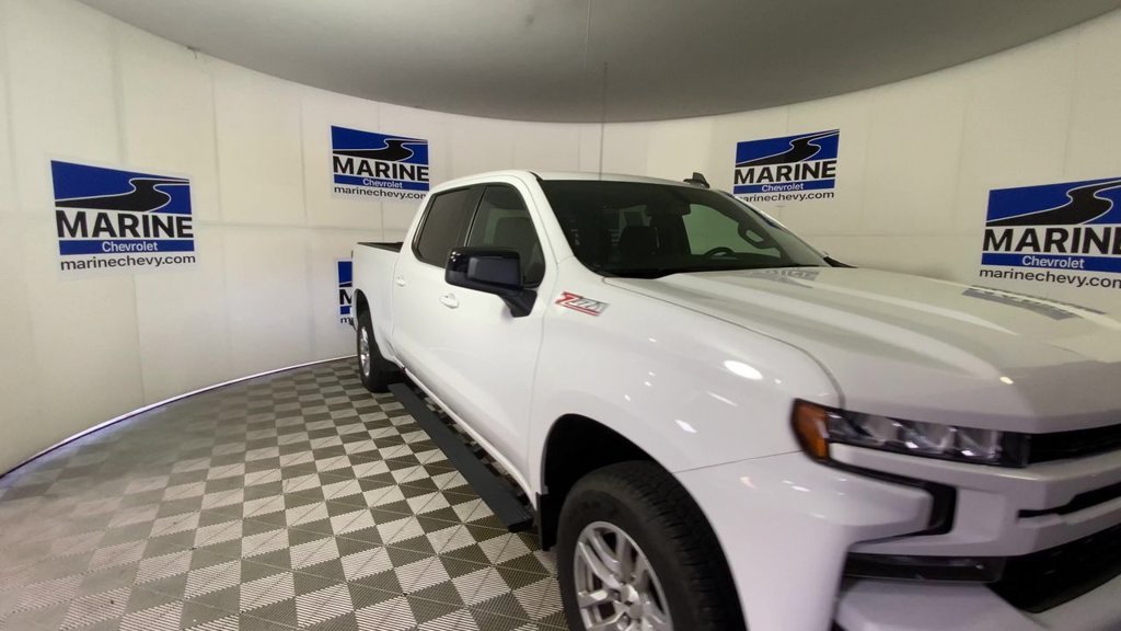 Used 2022 SUMMIT WHITE Chevrolet RST image 4