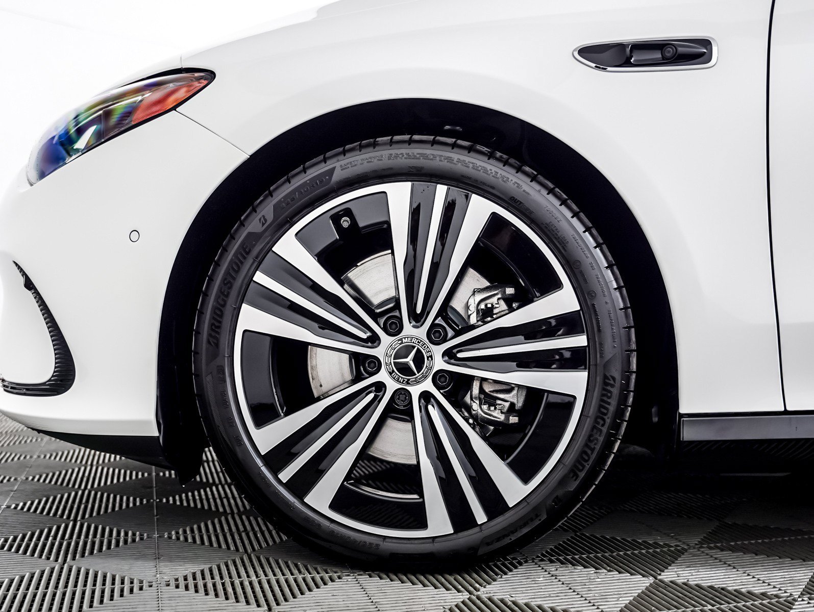 New 2027 Polar White Mercedes-Benz CLA 350 image 4